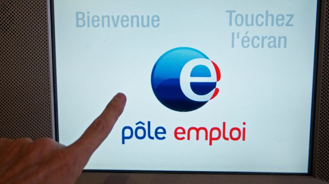 s'incrire ou se reinscrire a pole emploi par télephone au service client pole emploi